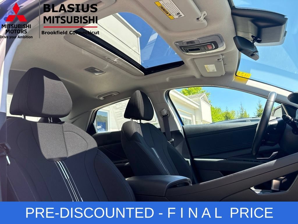 Used 2024 Hyundai Elantra SEL w/ Convenience Package FWD image 42