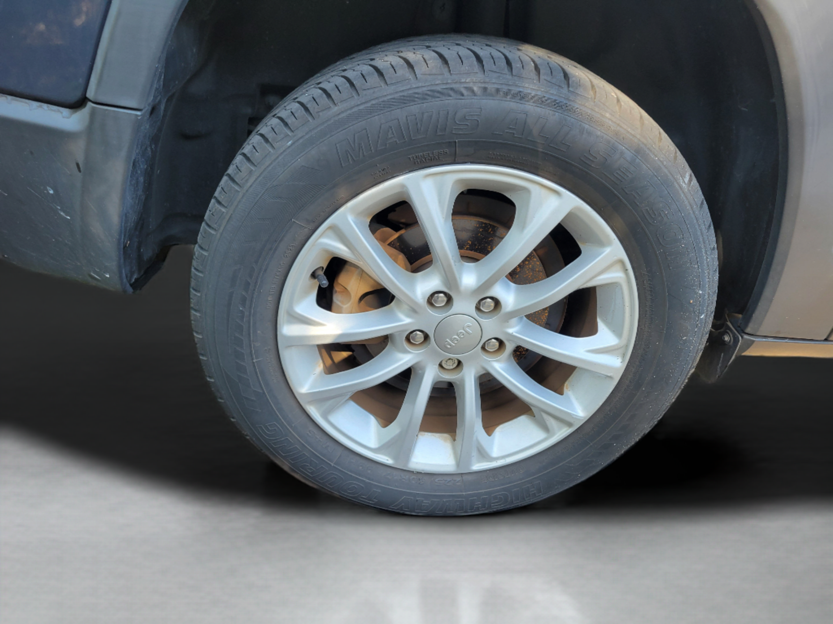Certified 2021 Jeep Cherokee Latitude FWD image 28