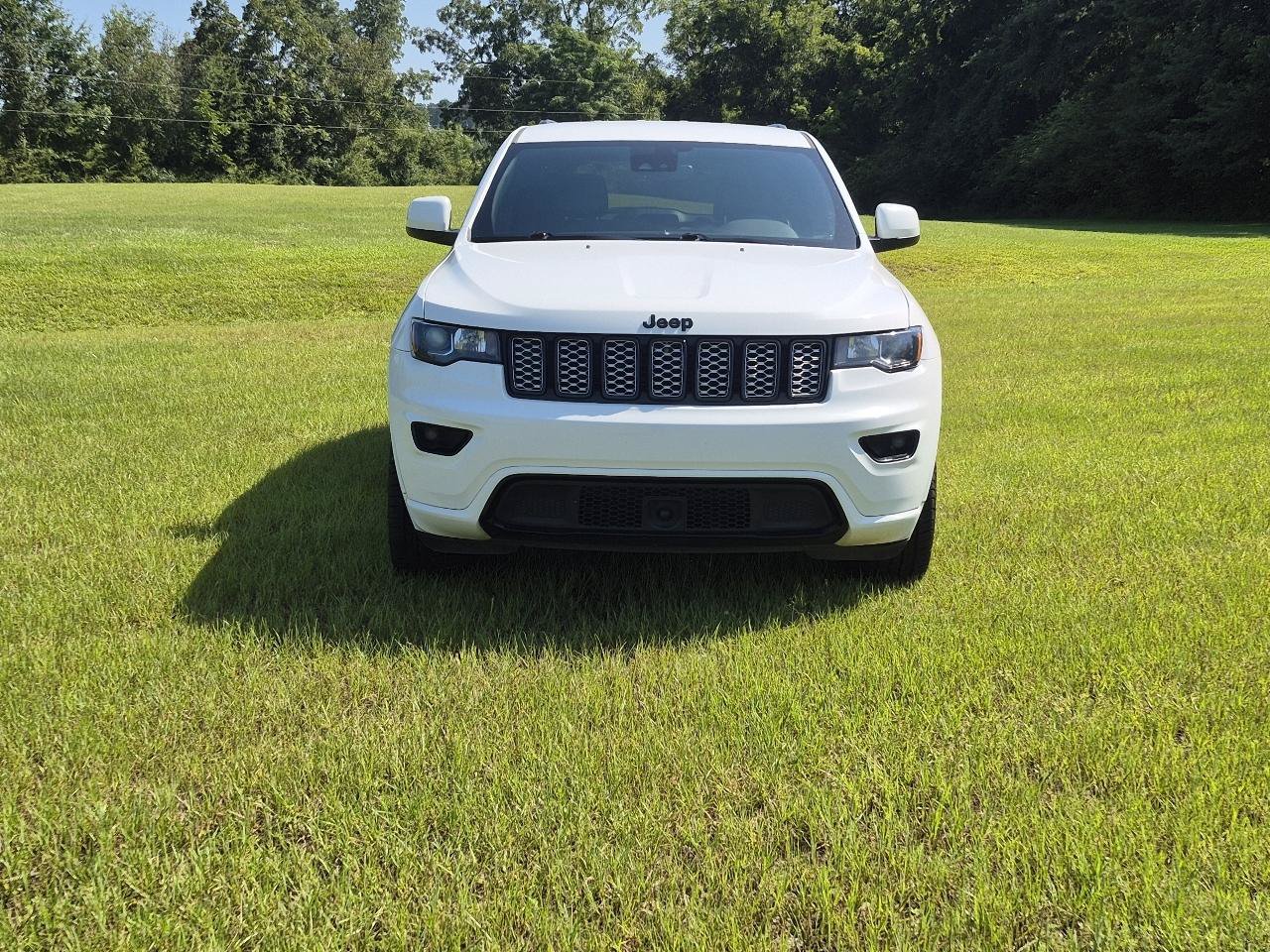 Used 2022 Jeep Grand Cherokee Laredo RWD image 14