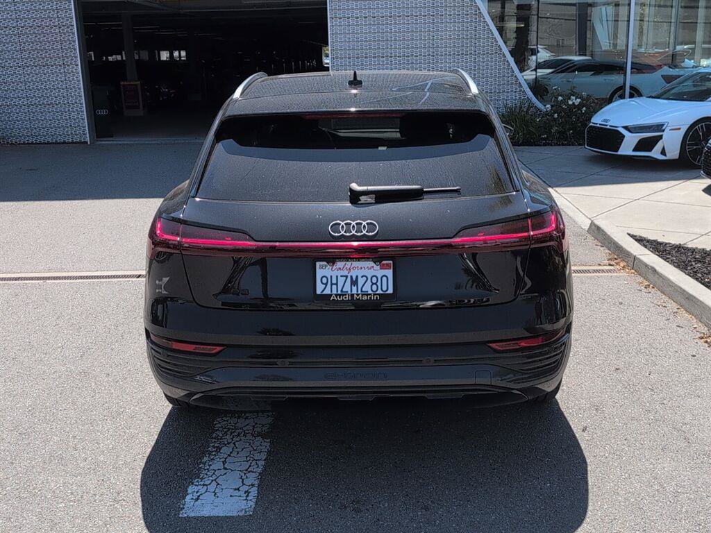 Used 2024 Audi Q8 e-tron Premium Plus w/ Premium Plus Package AWD/4WD image 7
