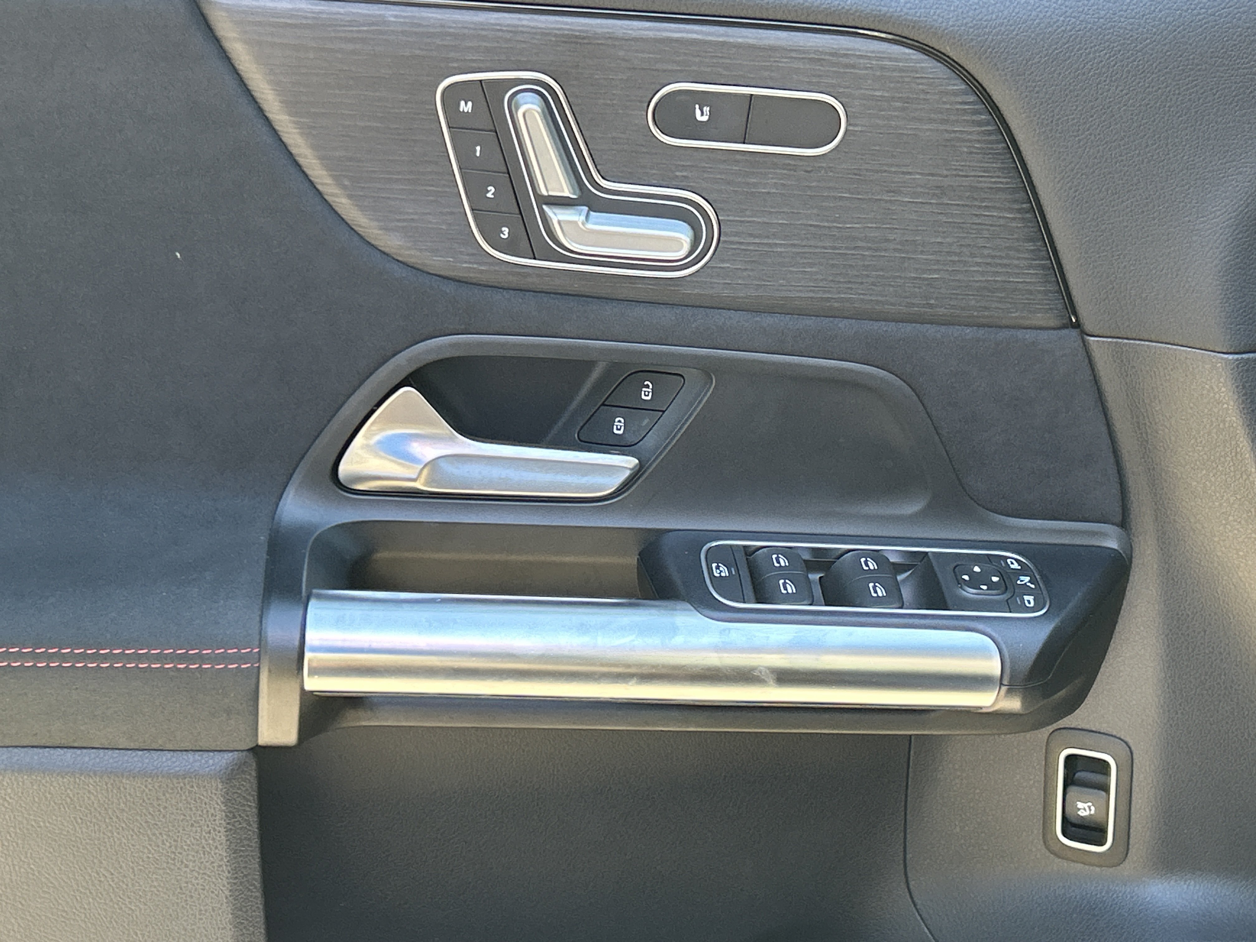 Certified 2021 Mercedes-Benz GLA 250 4MATIC image 17