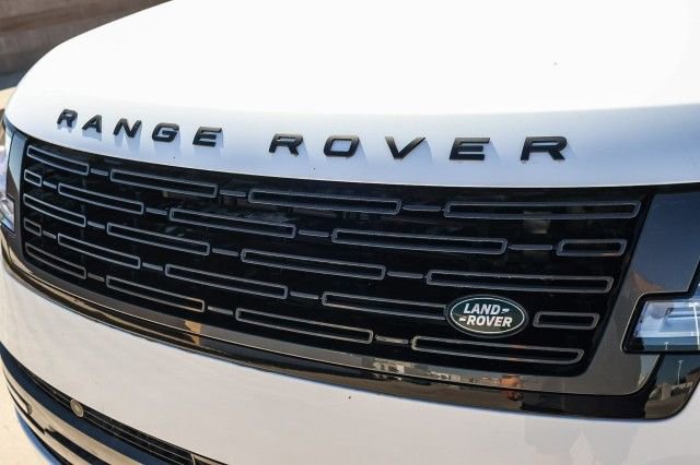 New 2025 Land Rover Range Rover SE image 11