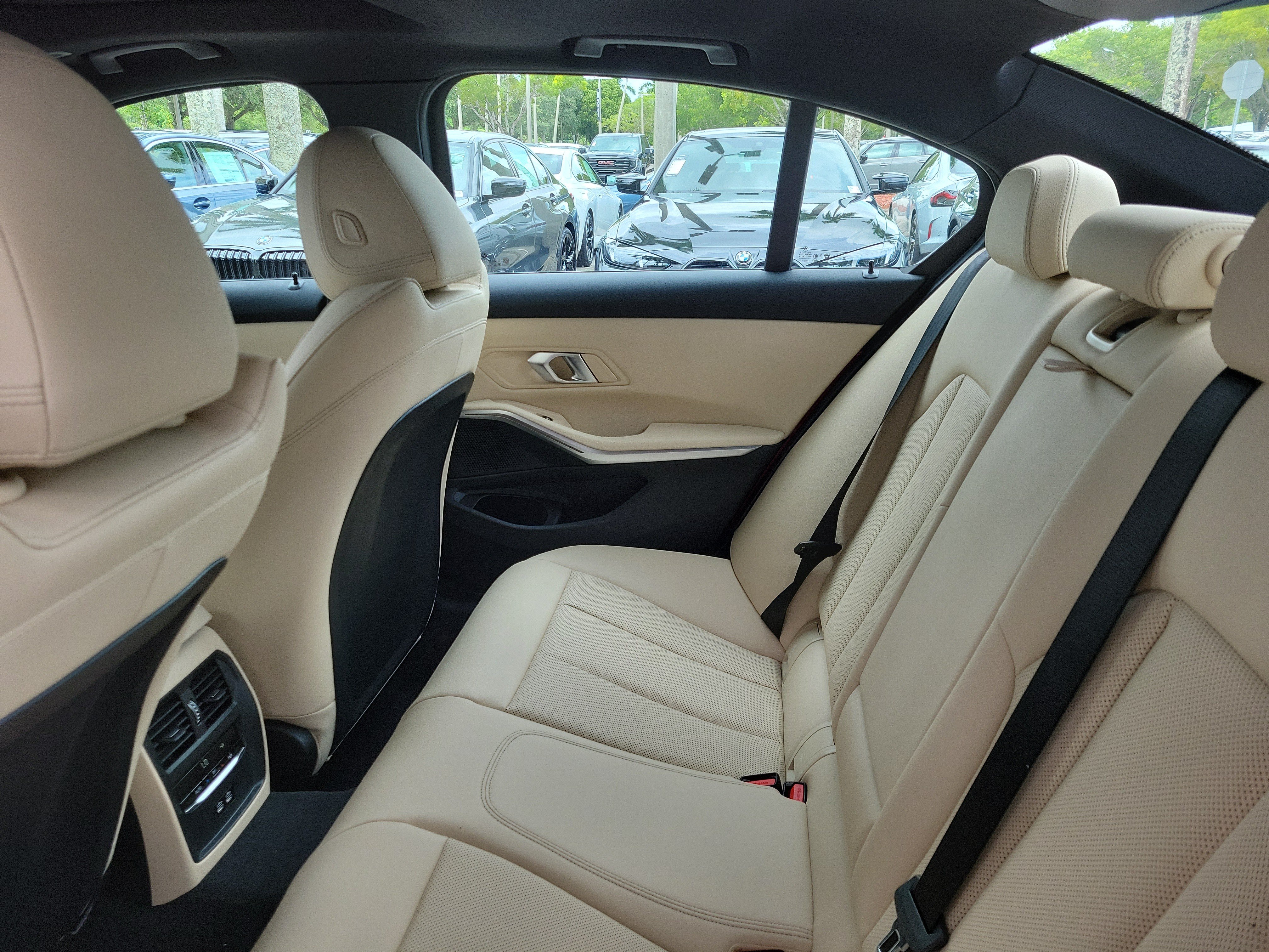 New 2026 BMW 330i Sedan w/ M Sport Package RWD image 8