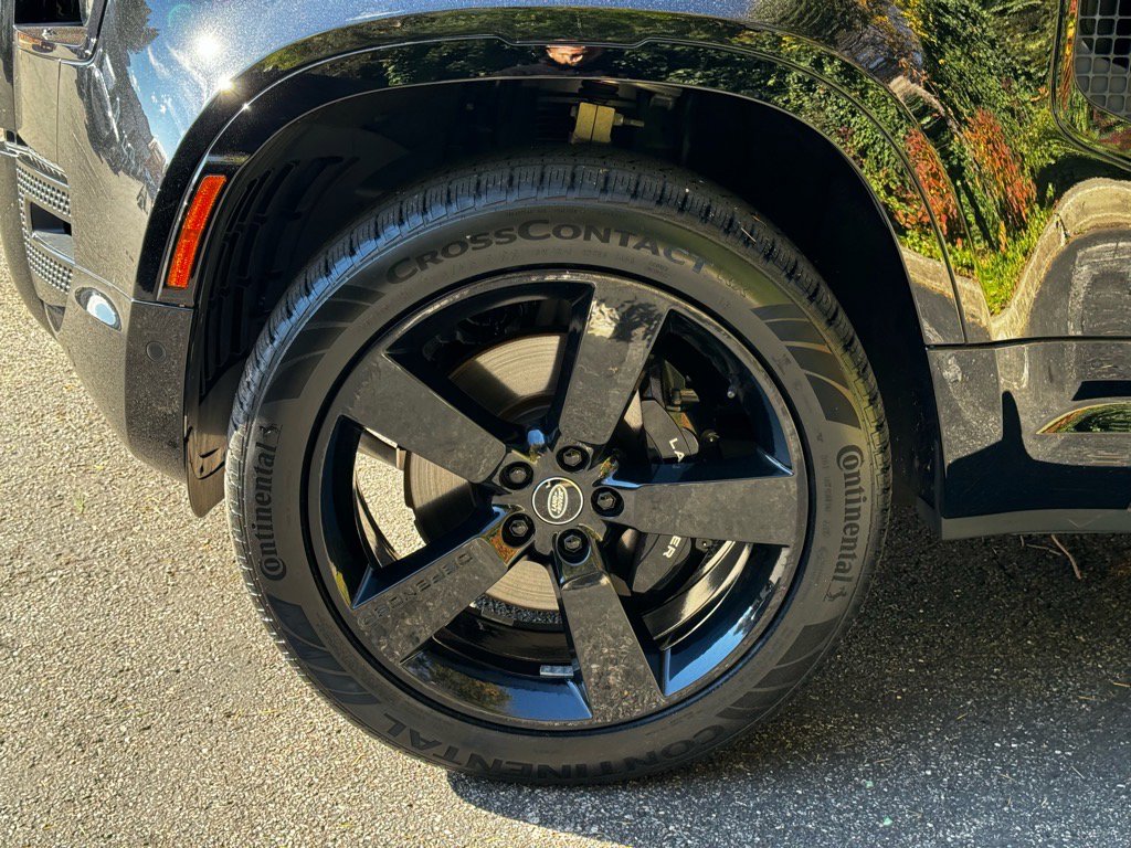 Used 2024 Land Rover Defender 110 V8 image 4