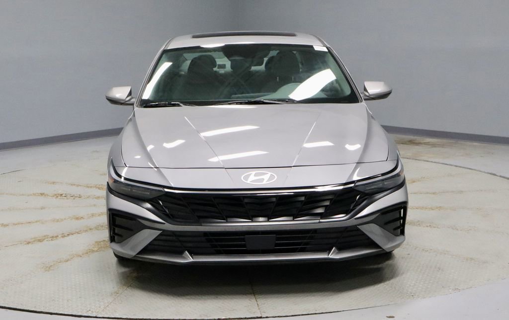 Certified 2025 Hyundai Elantra SEL image 8