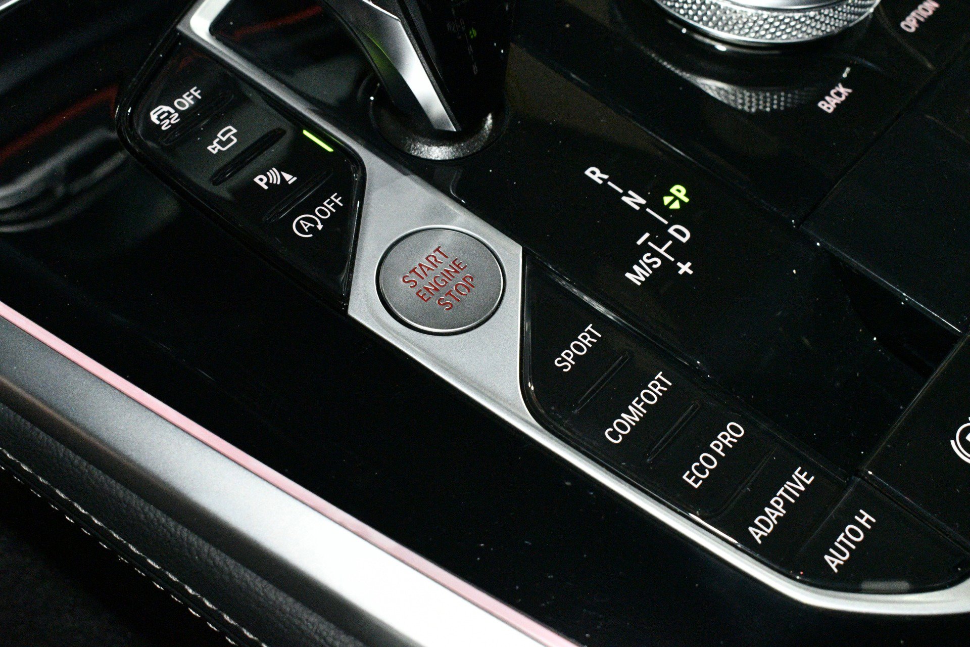 Used 2022 BMW X7 M50i w/ Luxury Seating Package image 40