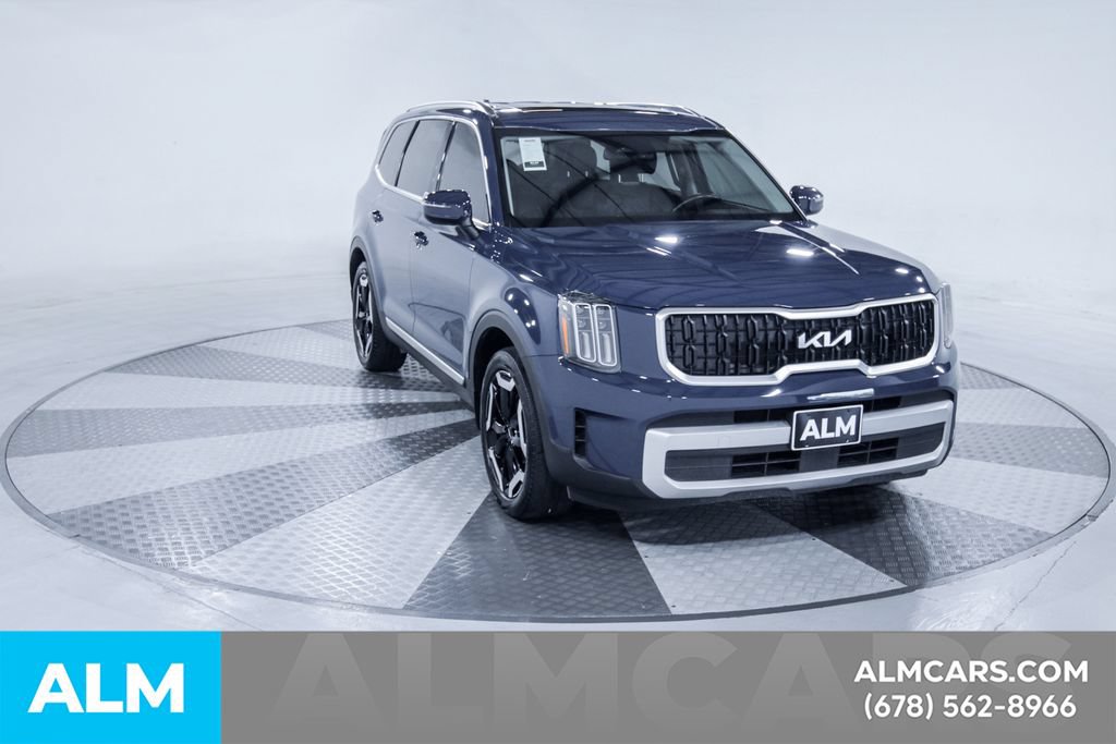 Used 2024 Kia Telluride EX w/ EX Captain's Chair Package FWD image 15