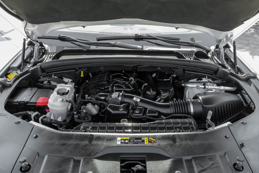 Used 2022 Jeep Grand Cherokee Laredo w/ Luxury Tech Group I image 7