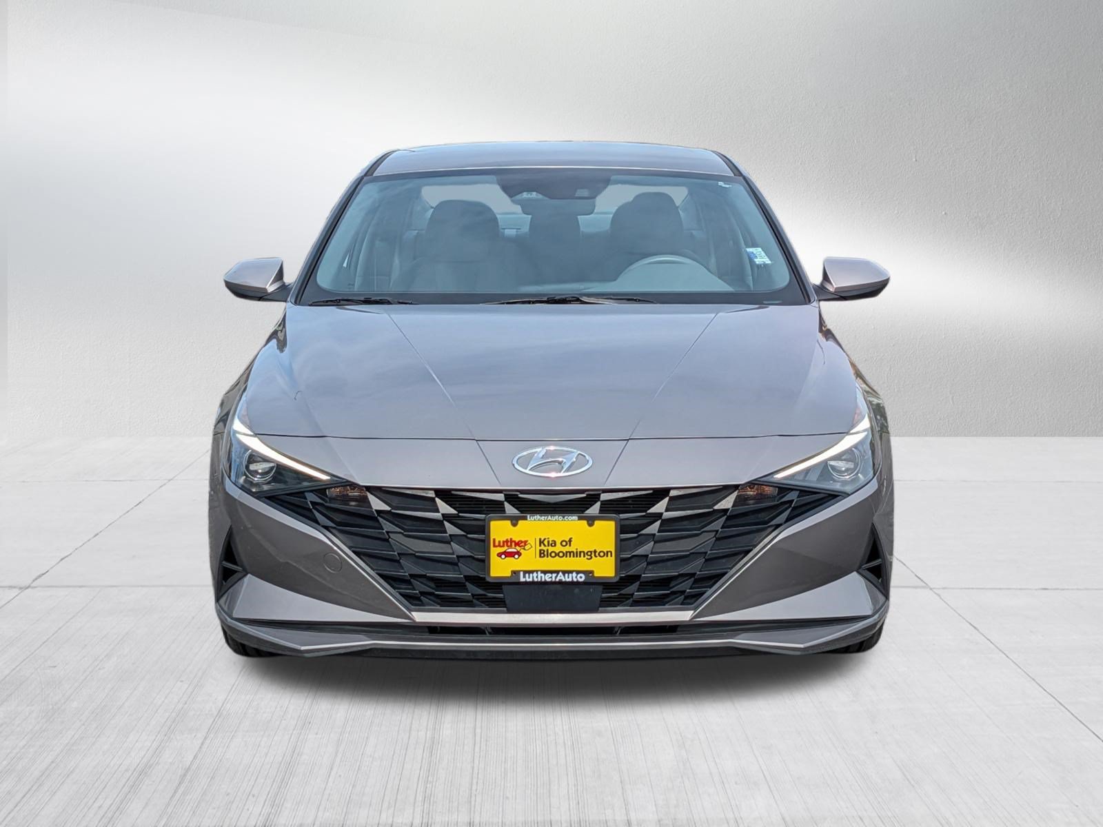 Used 2023 Hyundai Elantra SEL w/ Convenience Package FWD image 2