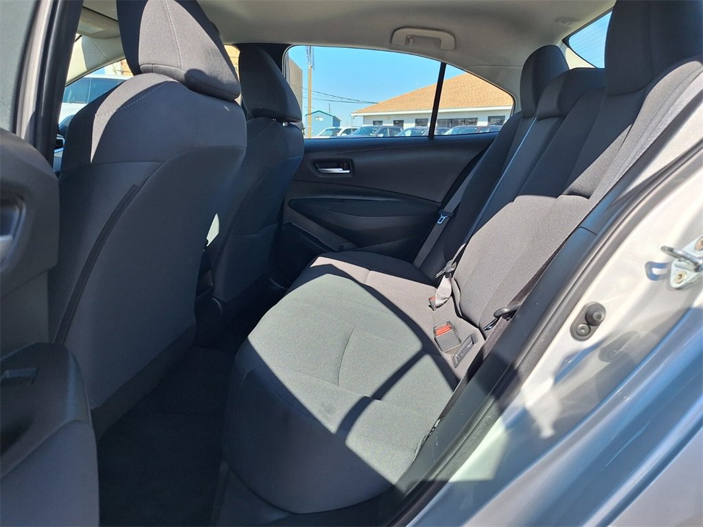 Used 2021 Toyota Corolla LE image 10
