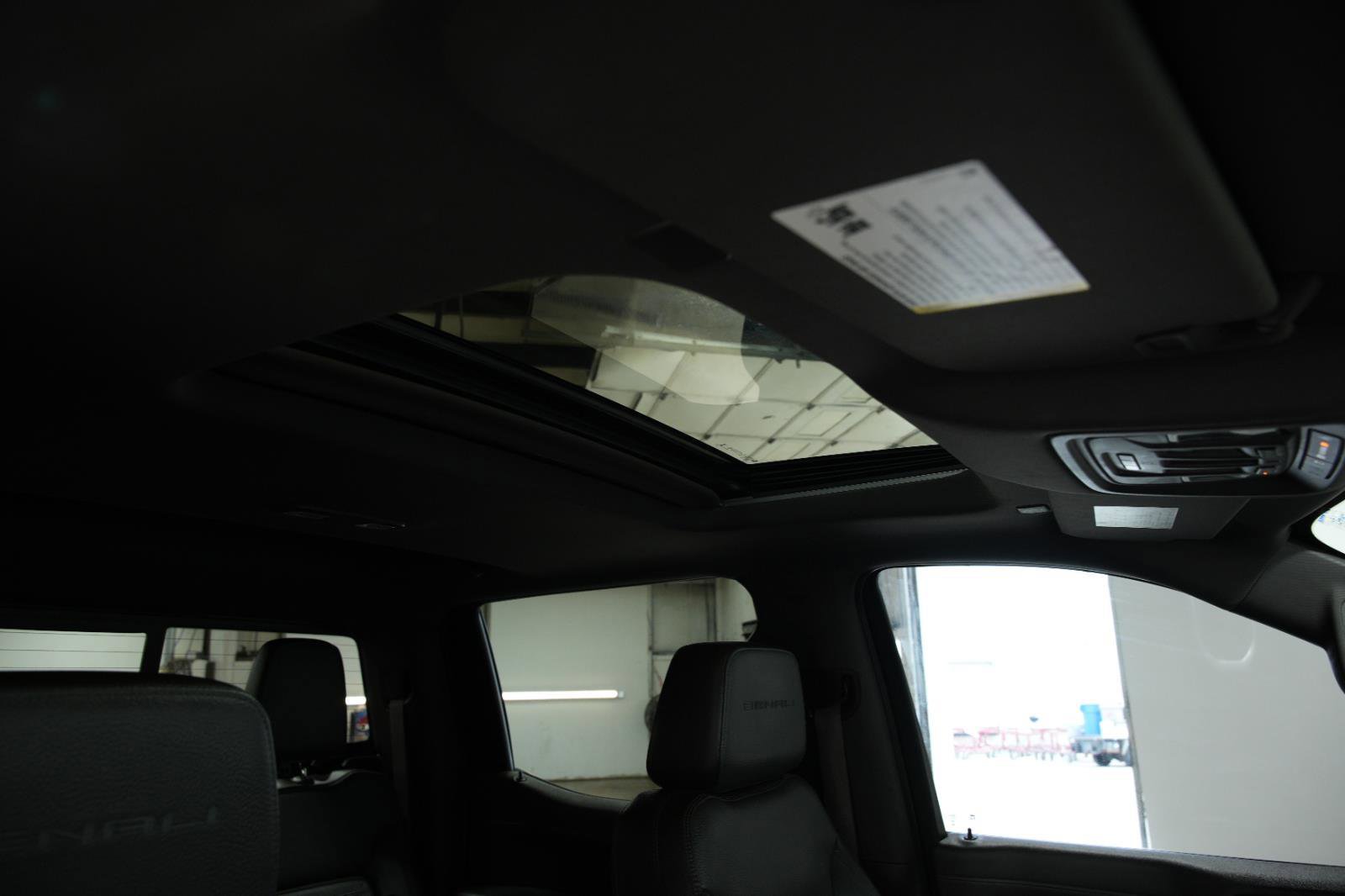 Used 2019 GMC Sierra 1500 Denali w/ Denali Ultimate Package image 18