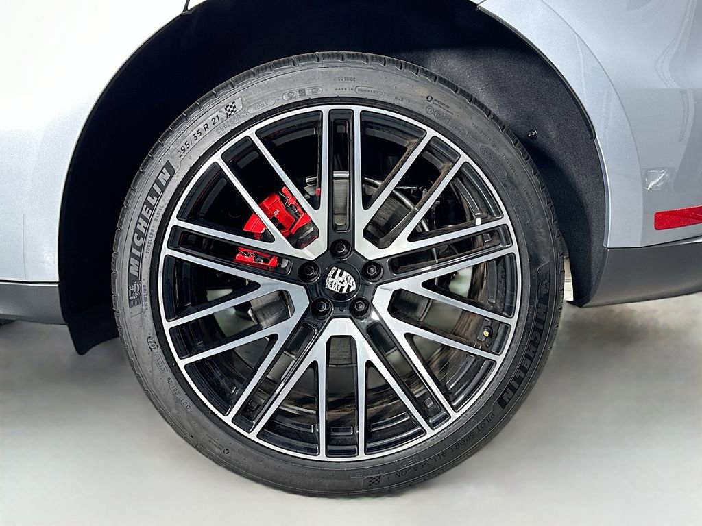 New 2025 Porsche Macan S image 33