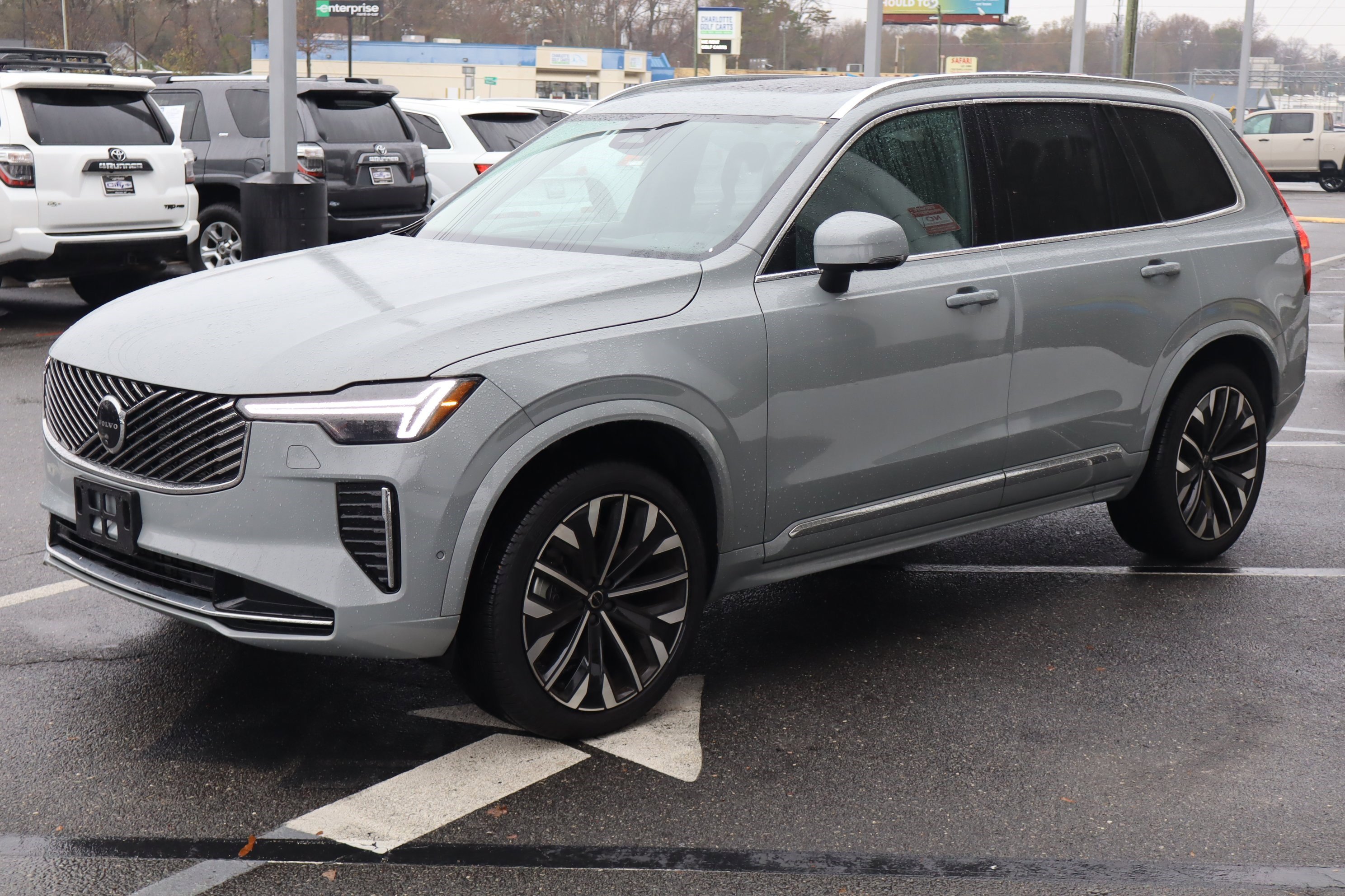 Used 2025 Volvo XC90 B6 Plus image 5