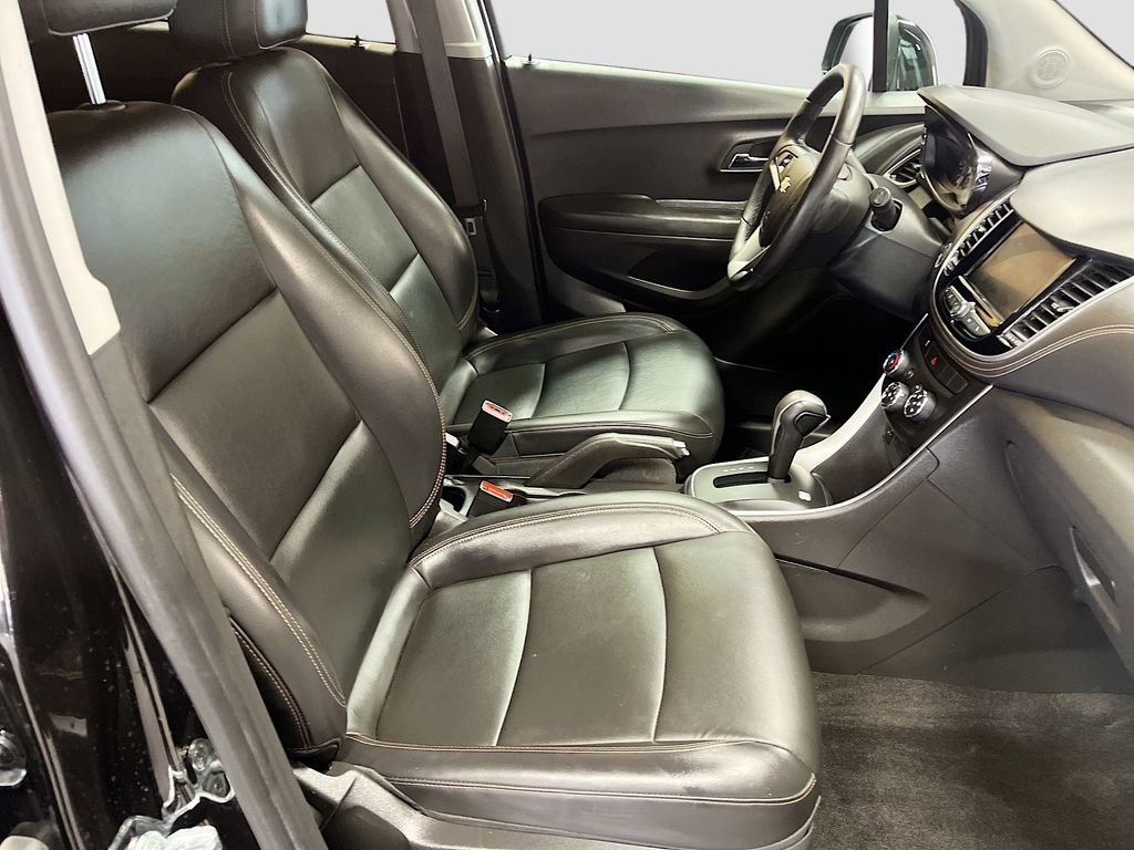 Used 2022 Chevrolet Trax LT w/ Premium Seat Package image 27