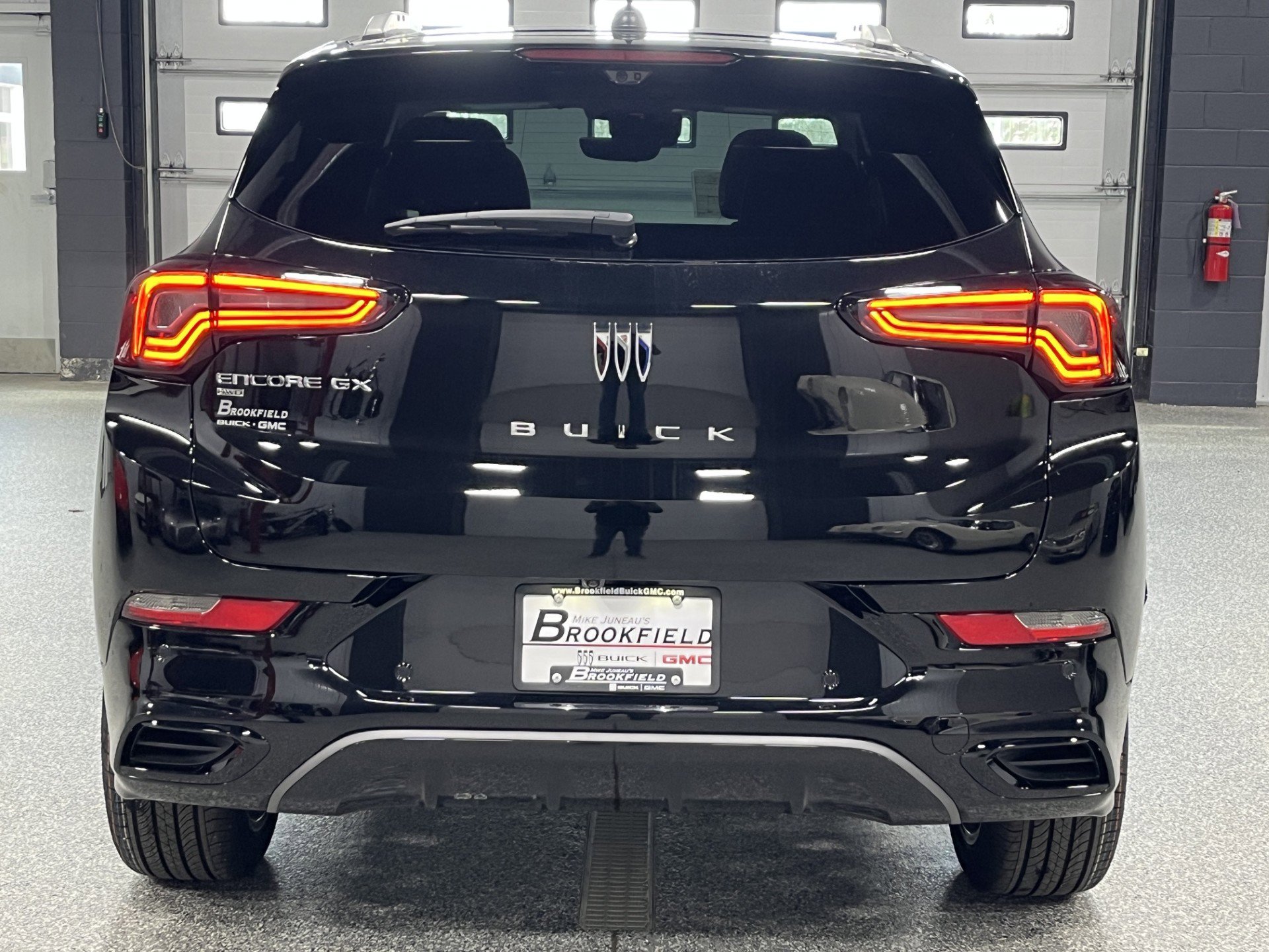New 2026 Buick Encore GX Avenir w/ Avenir Technology Package AWD/4WD image 4