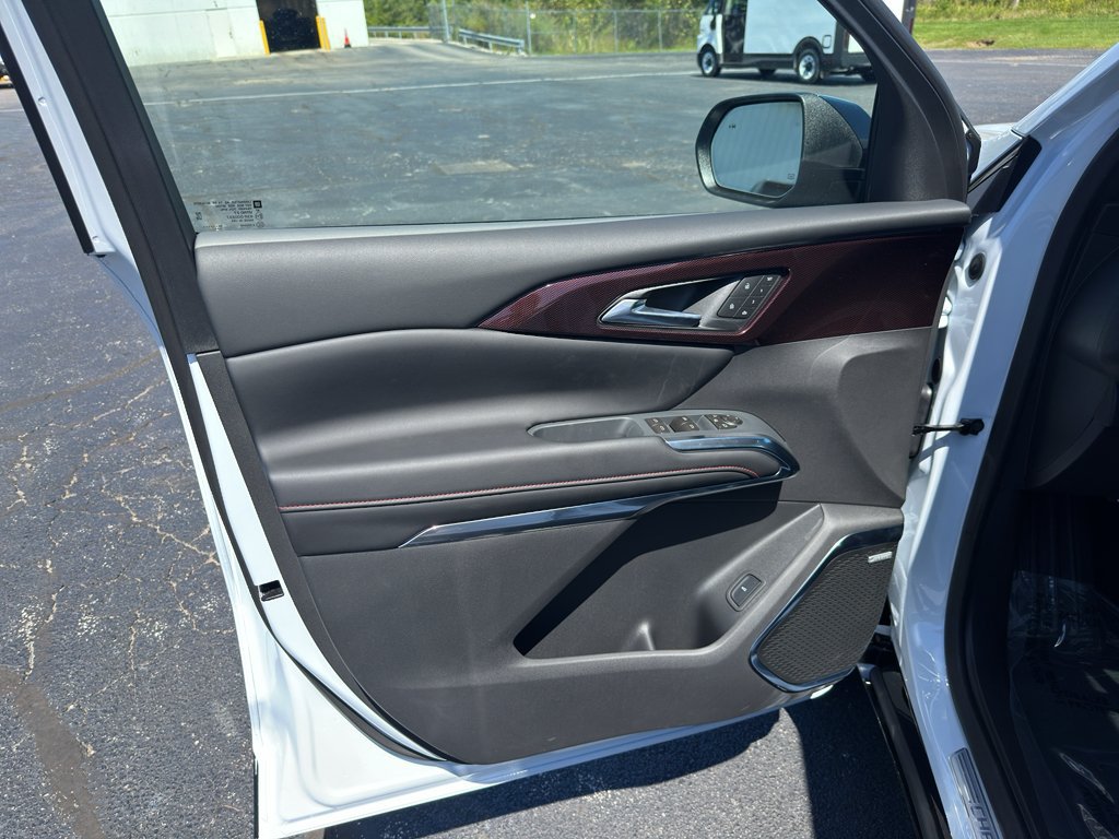 New 2027 Chevrolet Traverse RS w/ LPO, Floor Liner Package AWD/4WD image 25