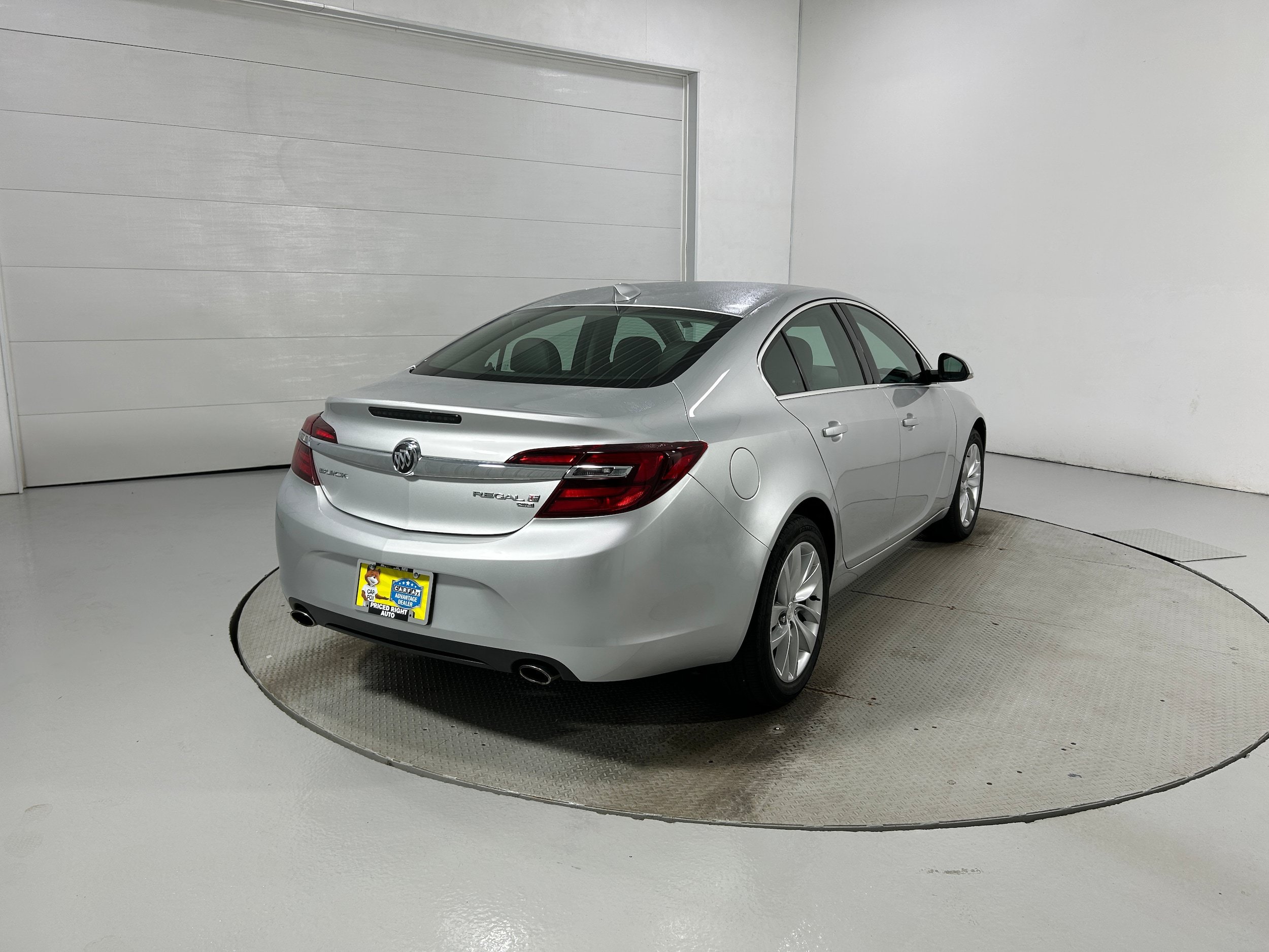 Used 2017 Buick Regal AWD image 34