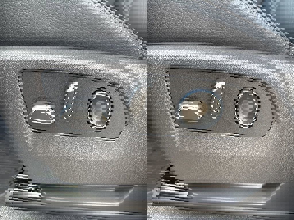 New 2026 GMC Yukon Denali w/ Denali Reserve Package AWD/4WD image 22