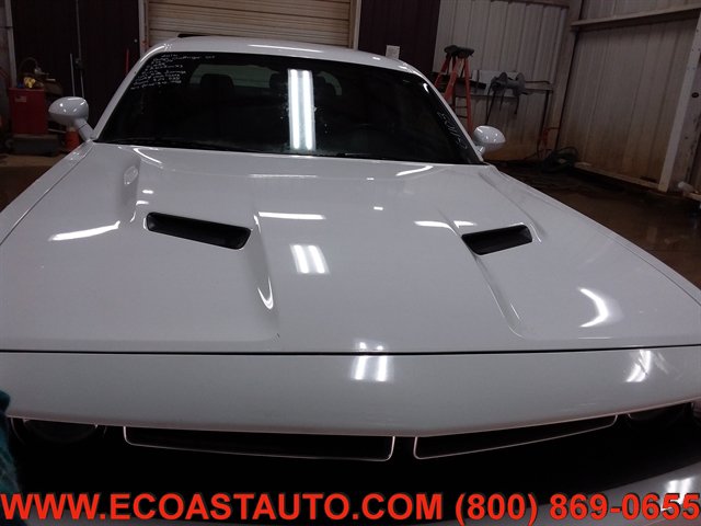 Used 2016 Dodge Challenger SXT image 7