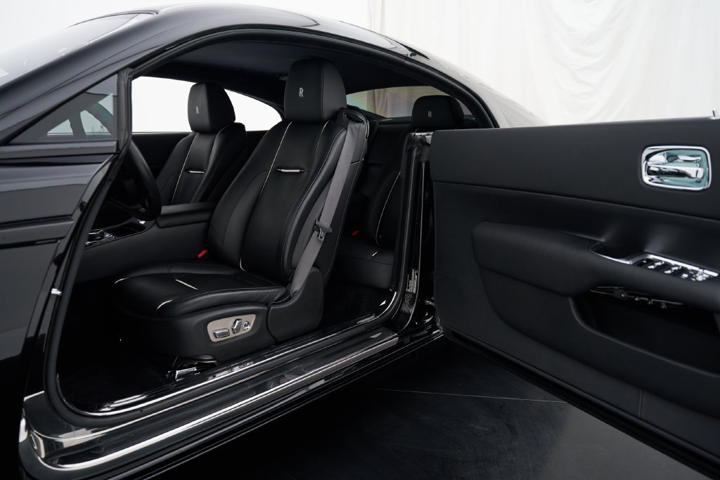 Used 2015 Rolls-Royce Wraith RWD image 38