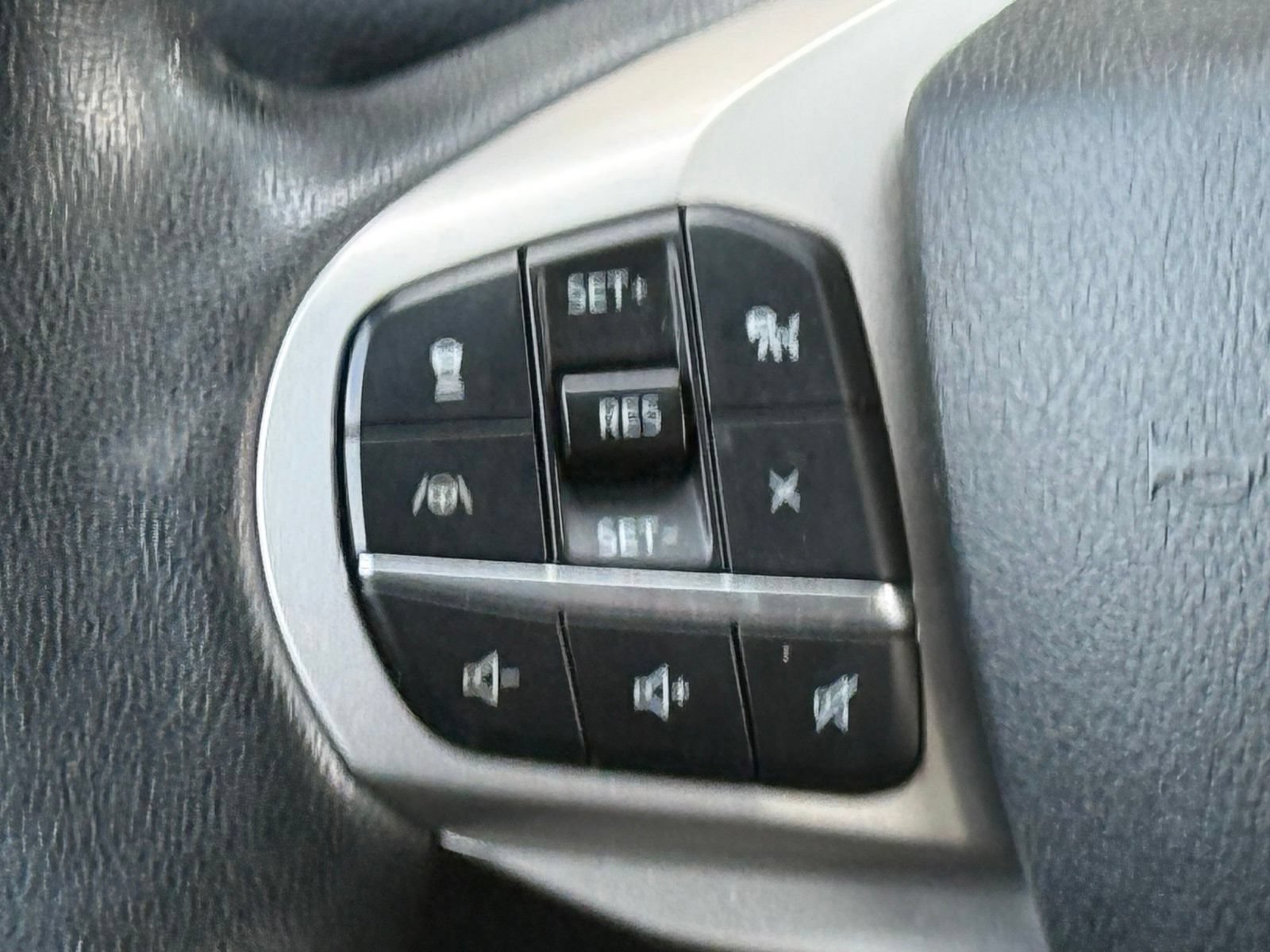 Used 2024 Ford Explorer XLT w/ Equipment Group 202A AWD/4WD image 30