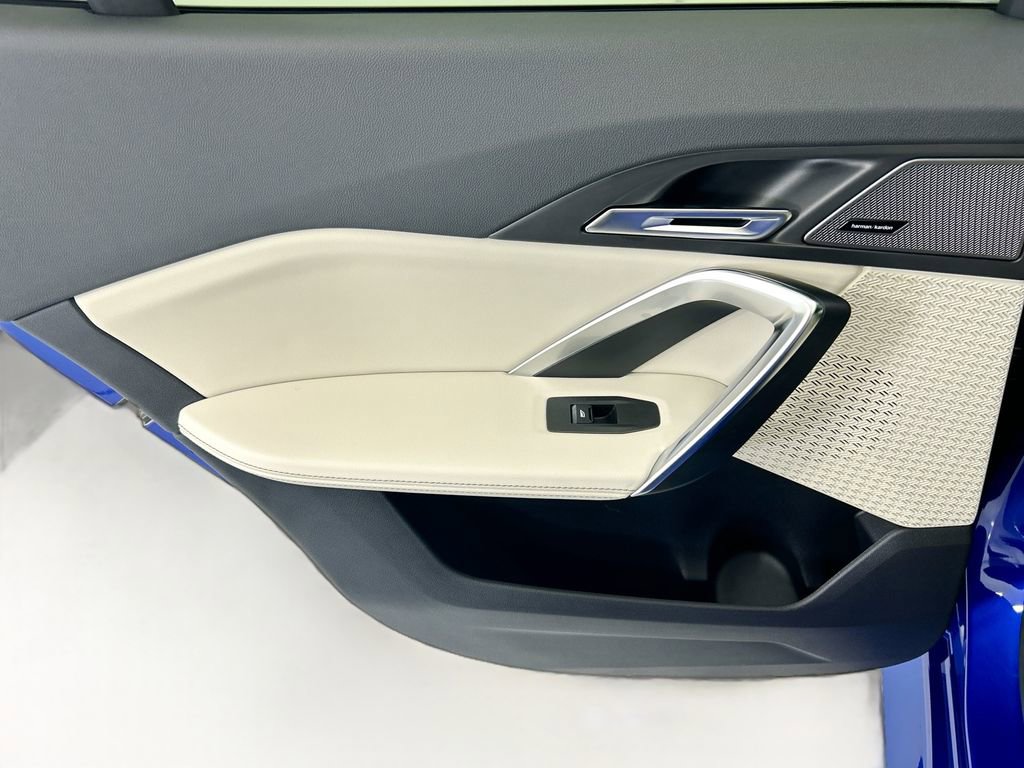 New 2026 BMW X2 xDrive28i w/ Technology Package image 24