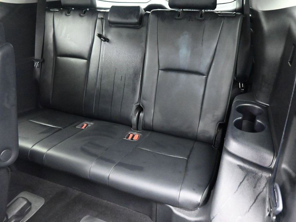 Used 2020 Toyota Highlander XLE image 18
