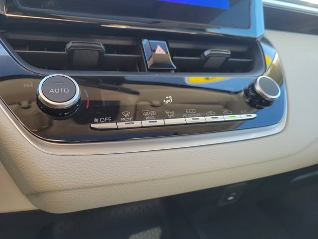 Used 2023 Toyota Corolla LE image 31