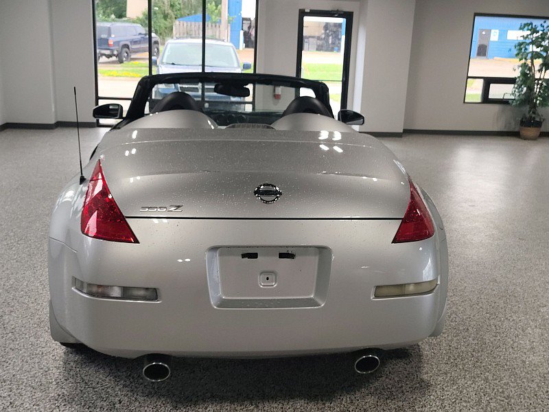 Used 2007 Nissan 350Z Touring RWD image 8