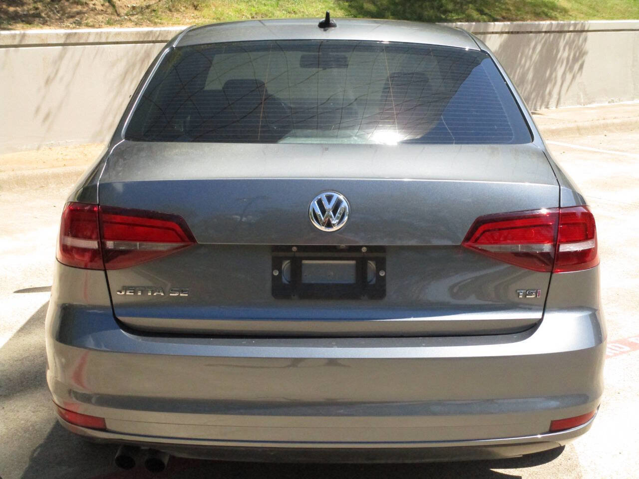 Used 2017 Volkswagen Jetta SE FWD image 5