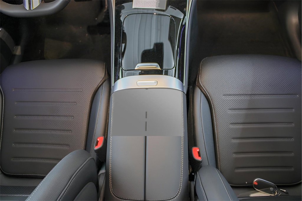 Used 2025 Mercedes-Benz GLC 300 image 13