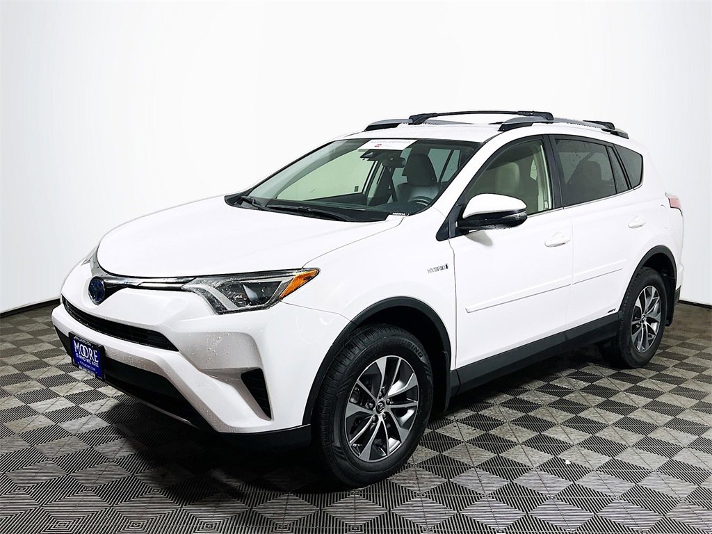 Certified 2018 Toyota RAV4 LE Plus image 4