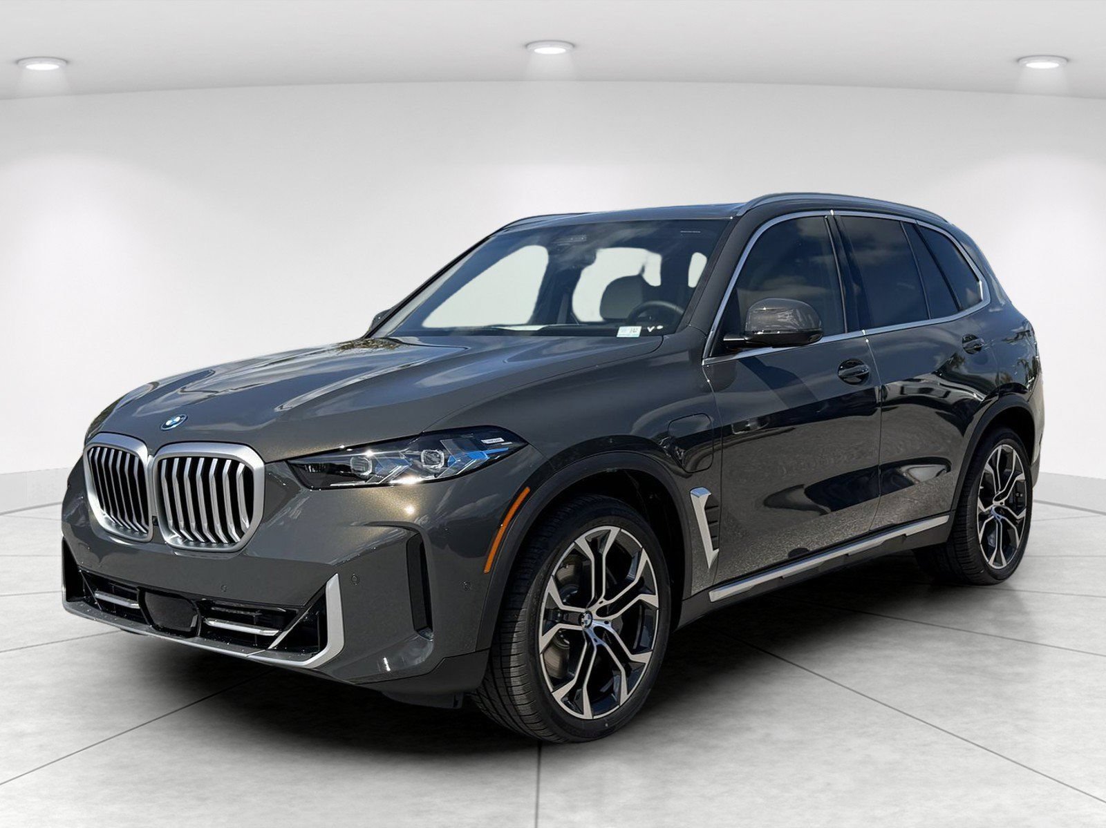 New 2026 BMW X5 xDrive50e w/ Executive Package AWD/4WD image 7