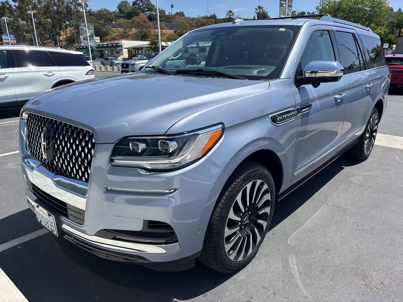 Used 2022 Lincoln Navigator L Black Label AWD/4WD image 2