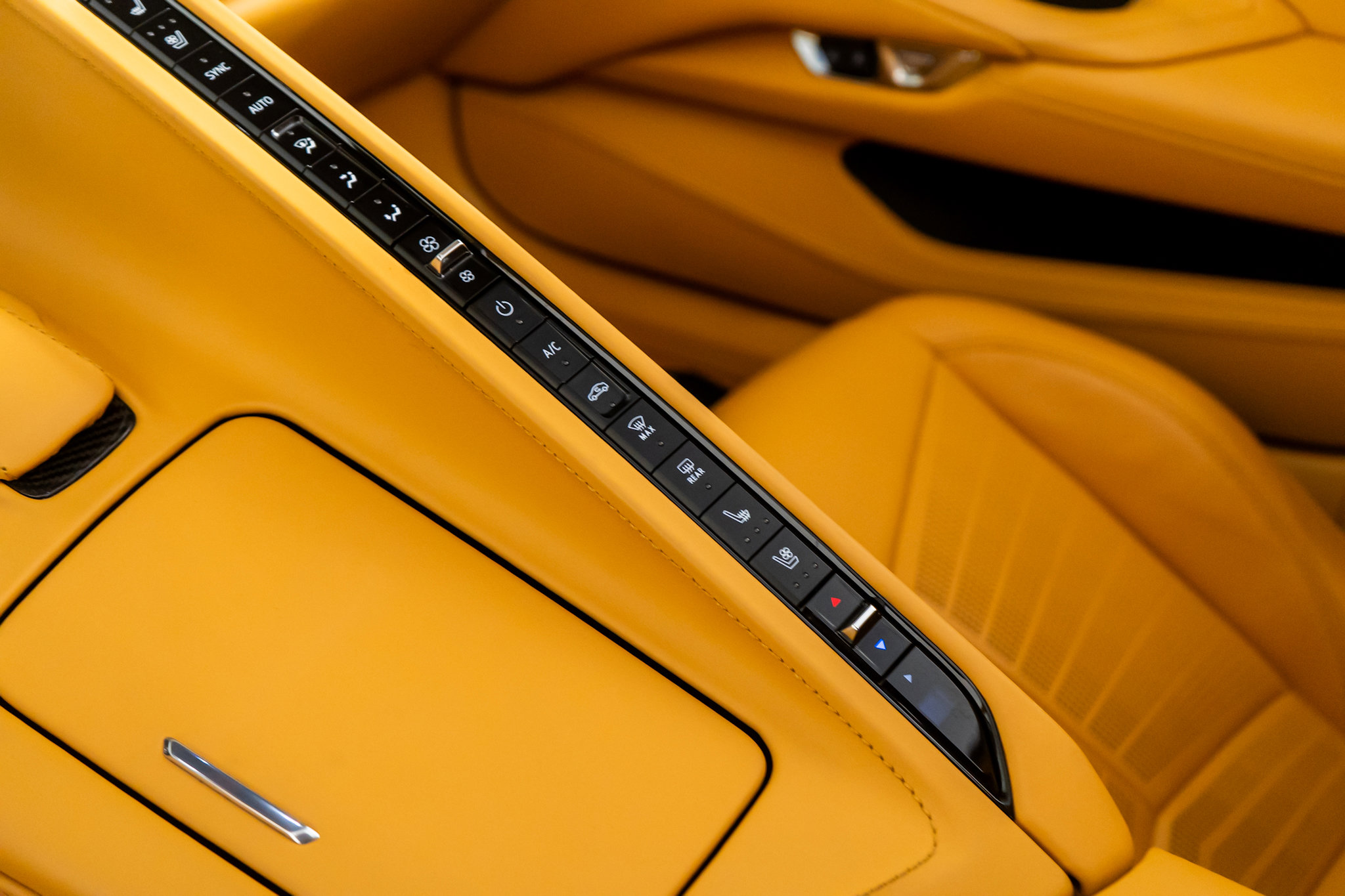 Used 2020 Chevrolet Corvette Stingray Premium Cpe w/ 3LT image 35