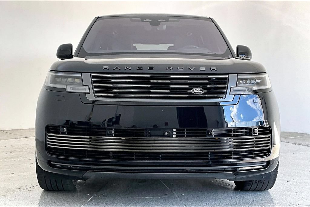 Used 2023 Land Rover Range Rover SV AWD/4WD image 3