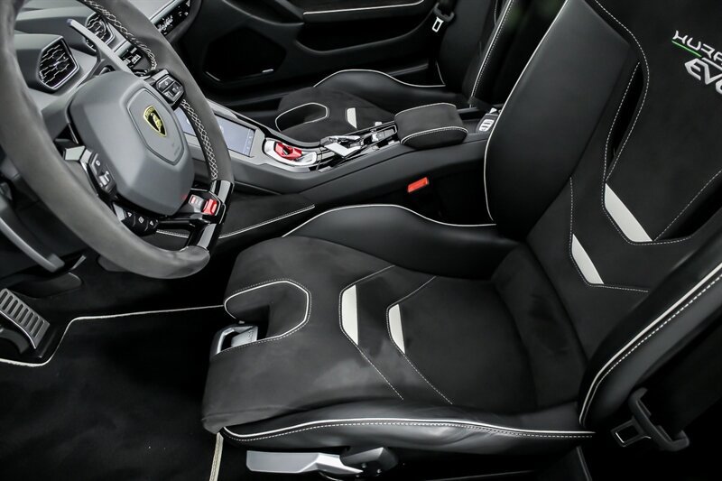 Used 2022 Lamborghini Huracan EVO RWD image 19