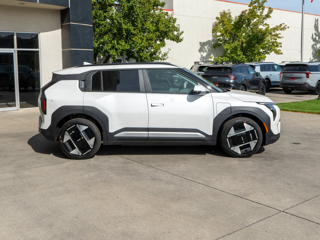 New 2027 Kia EV3 Wind AWD/4WD image 8