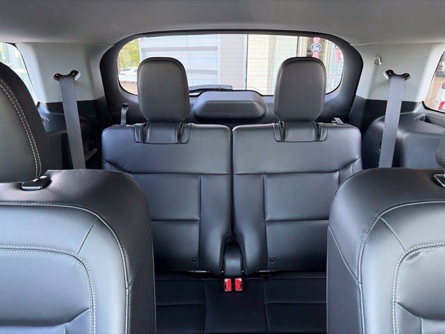 Used 2022 Ford Explorer XLT w/ Equipment Group 202A RWD image 23