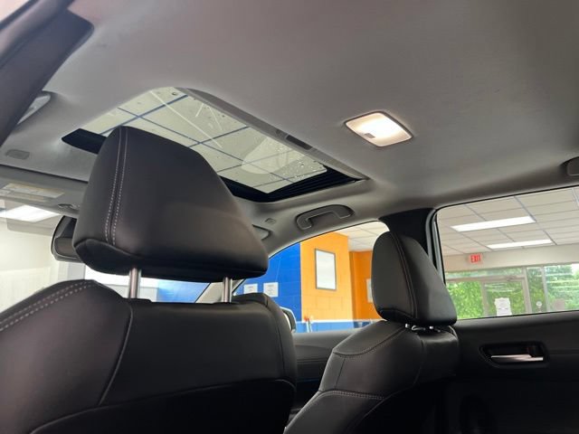 Used 2023 Toyota Corolla Cross XLE w/ Convenience Package FWD image 18