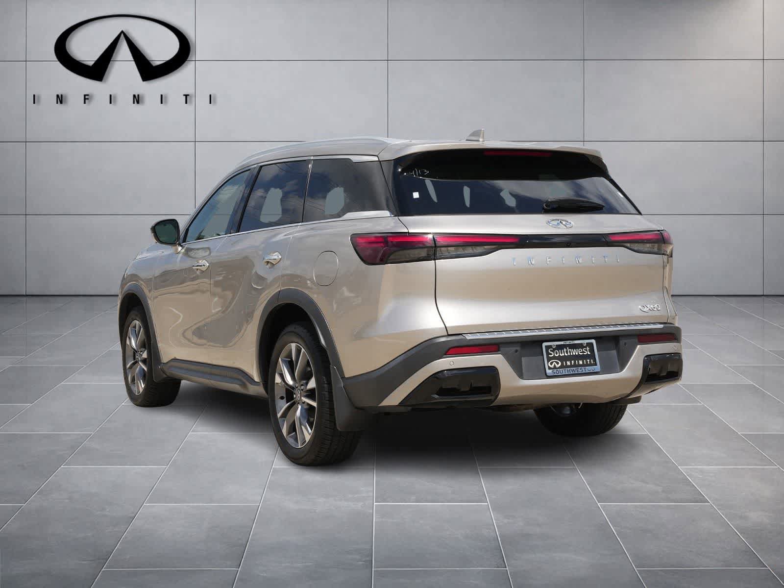Certified 2023 INFINITI QX60 Luxe w/ Vision Package FWD image 5