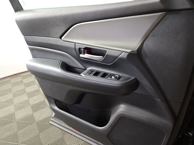 Used 2025 Toyota Grand Highlander AWD image 29