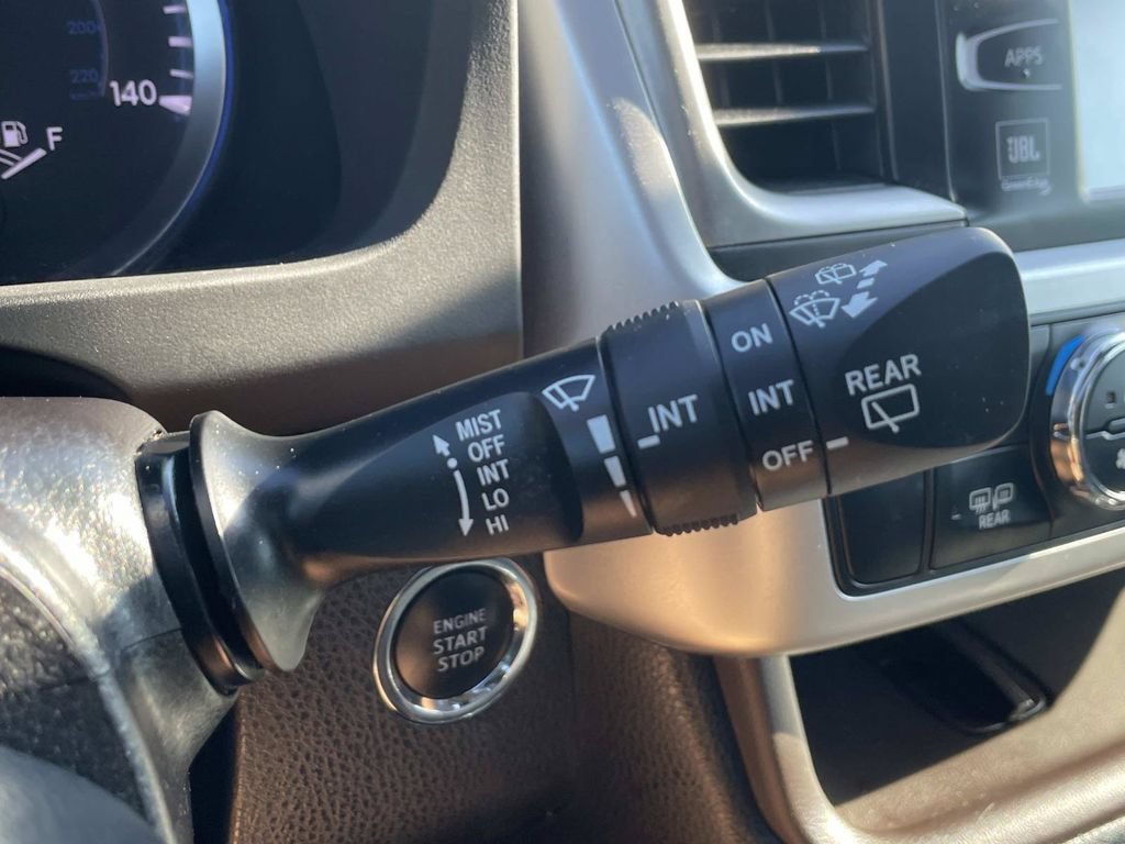 Used 2017 Toyota Highlander Limited FWD image 38