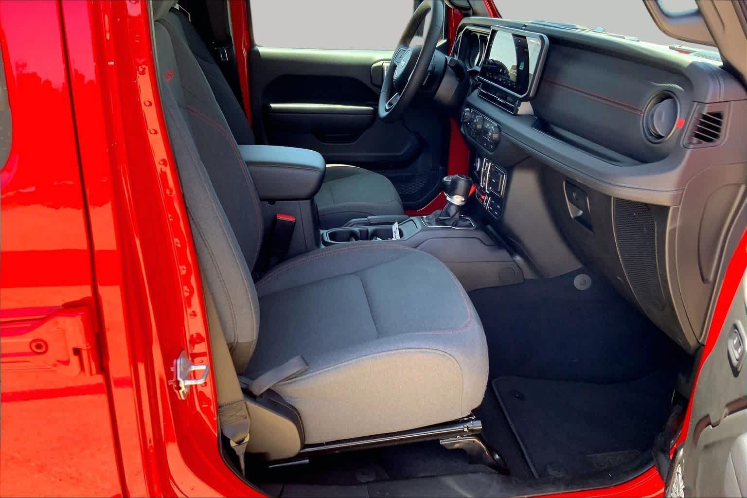 Used 2026 Jeep Gladiator Rubicon AWD/4WD image 9