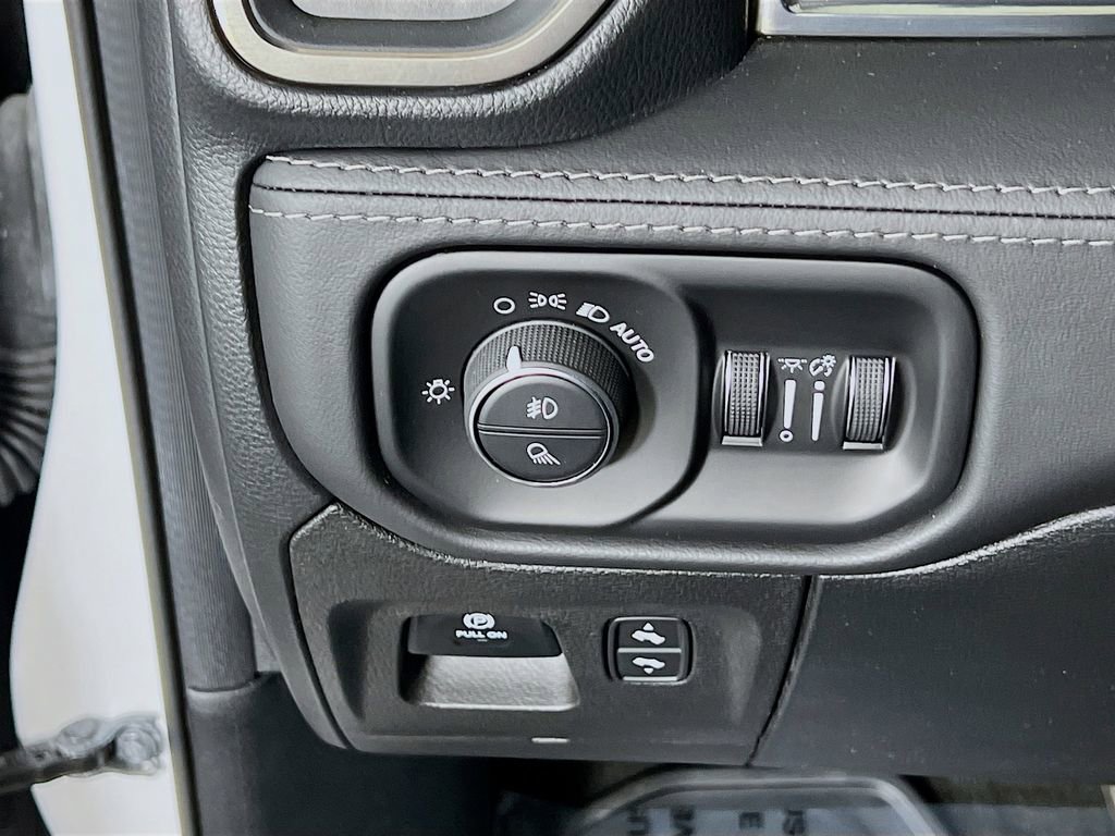 Used 2021 RAM 1500 Limited image 9