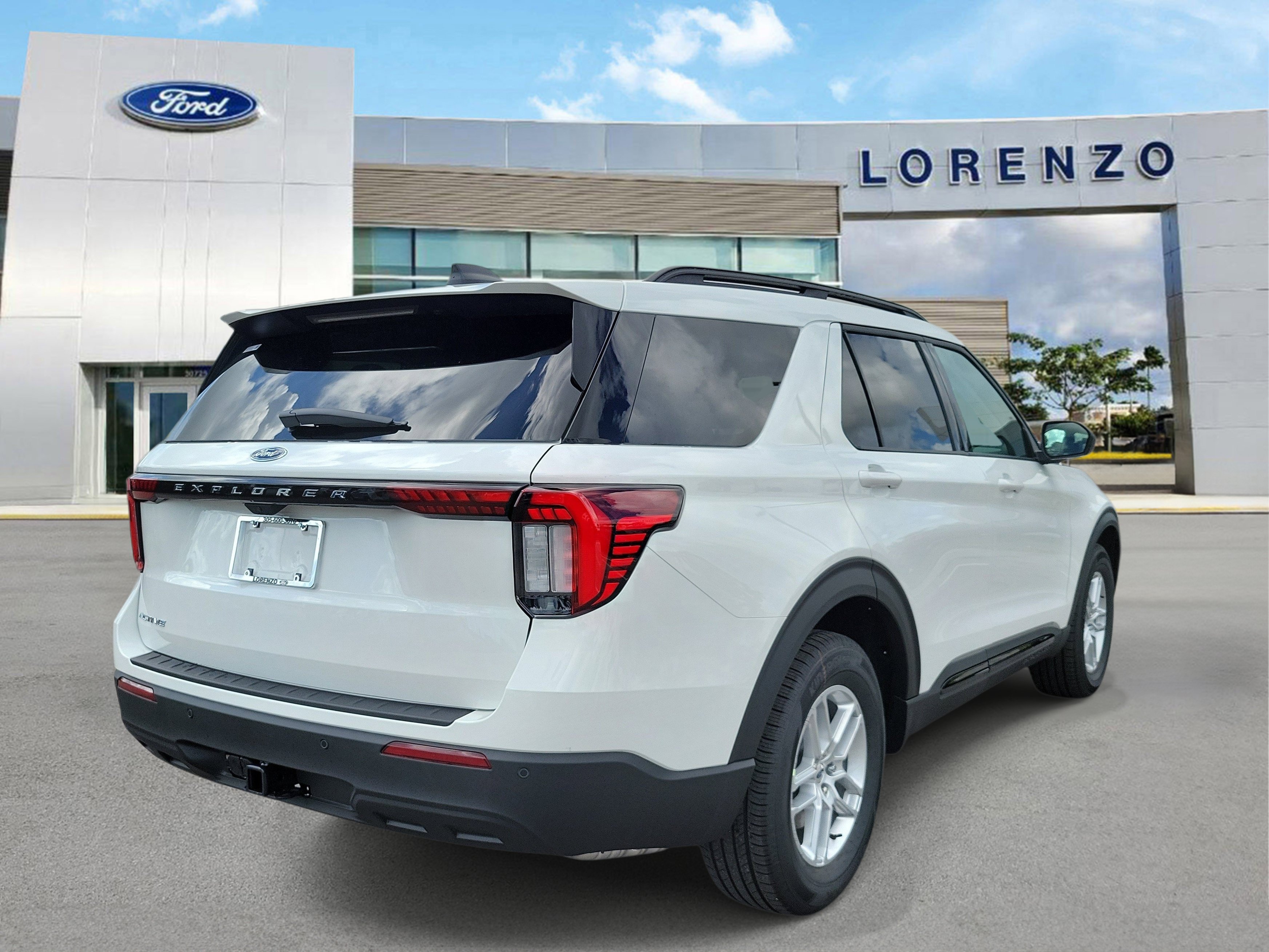 New 2026 Ford Explorer Active RWD image 4