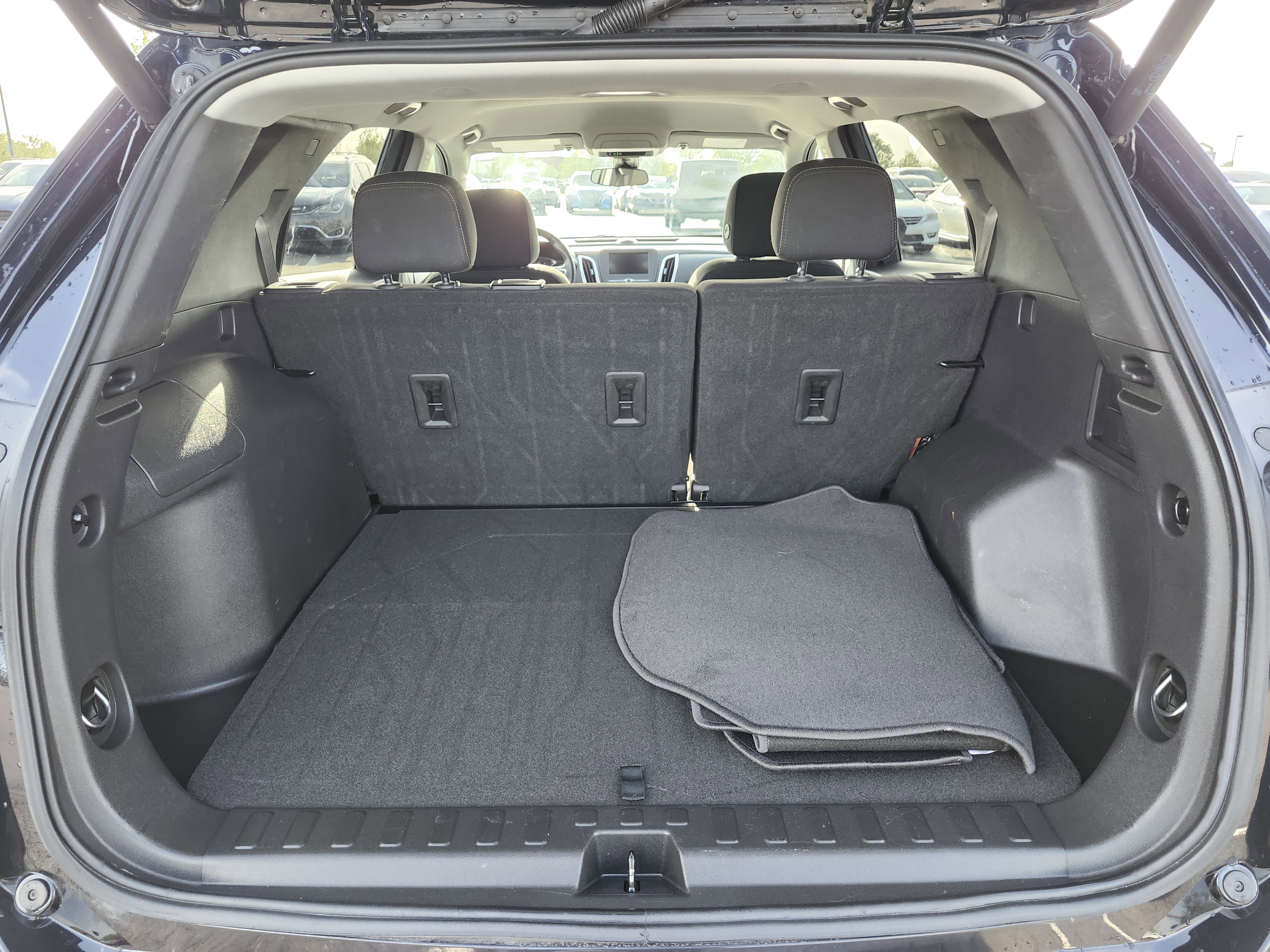 Used 2021 Chevrolet Equinox LT FWD image 23