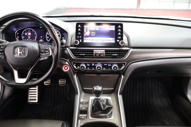 Used 2018 Honda Accord Sport image 7