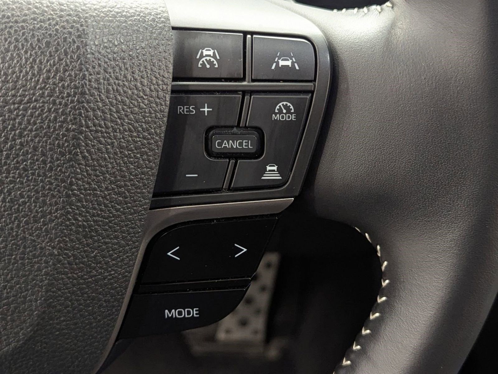 Used 2025 Toyota Camry SE image 23