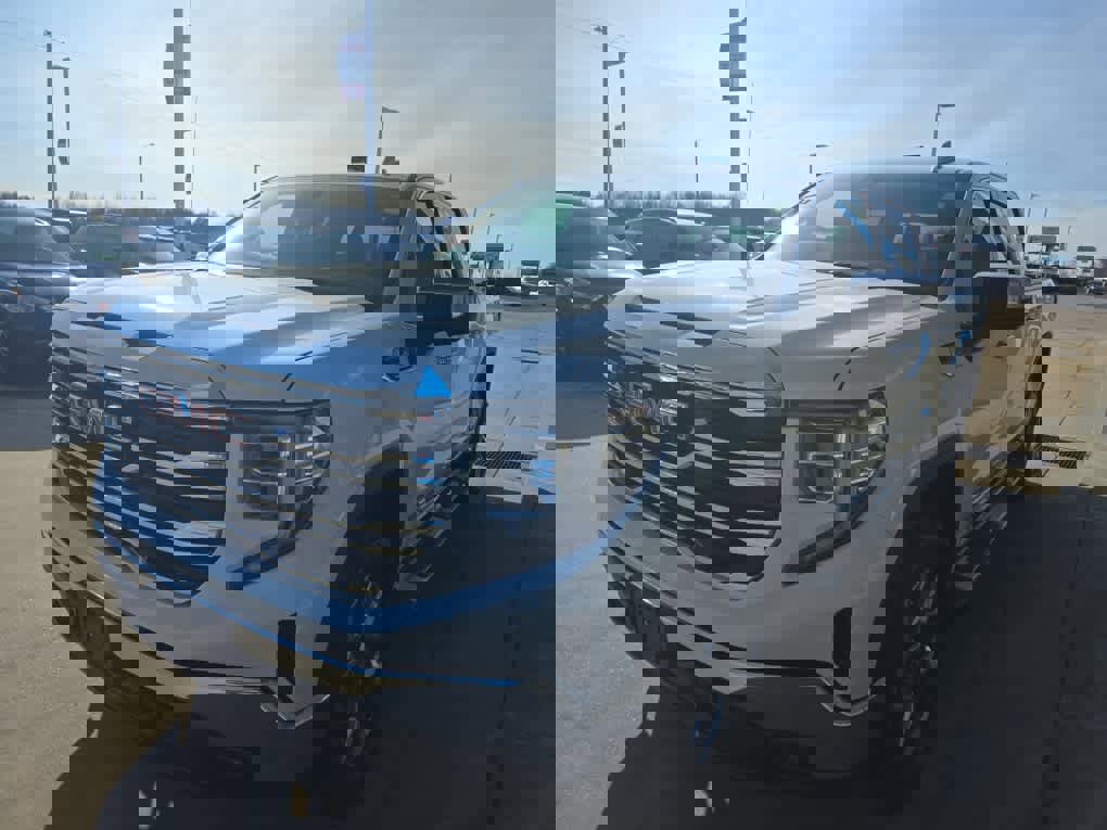 Used 2025 GMC Sierra 1500 SLT w/ SLT Premium Package image 4